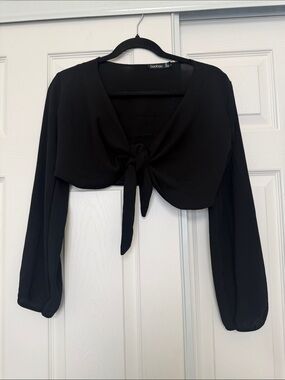 Boohoo Black Cropped Tie-Front Top